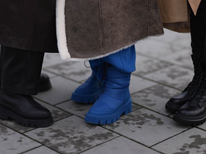 Blaue Snow Boots | © Getty Images/Jeremy Moeller 