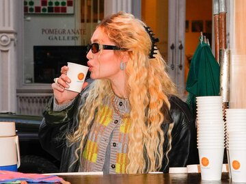 Gigi Hadid beim Kaffee trinken | © Getty Images/Gotham