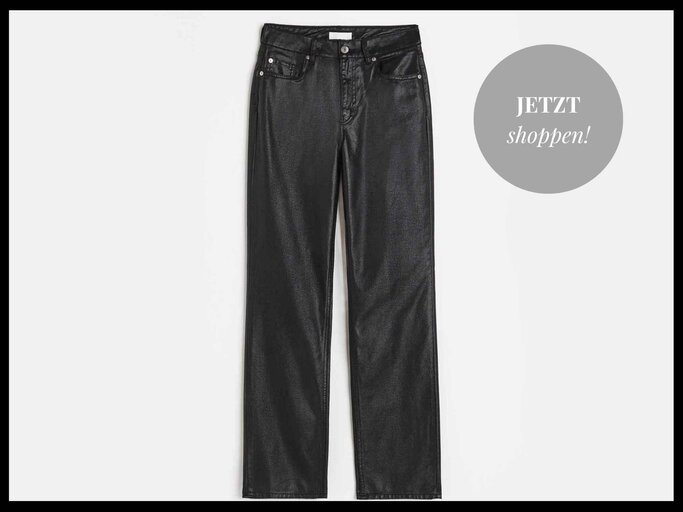 Coated Jeans in Schwarz von H&M | © H&M