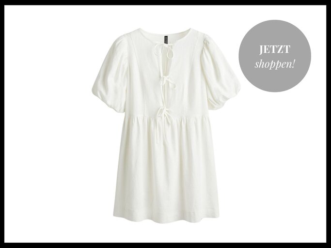 weißes Kleid von H&M im Stil von Ganni | © H&M