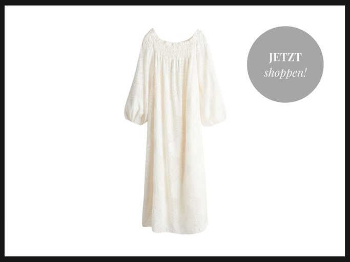 Weißes Off-Shoulder-Kleid aus Jacquardstoff von H&M | © H&M