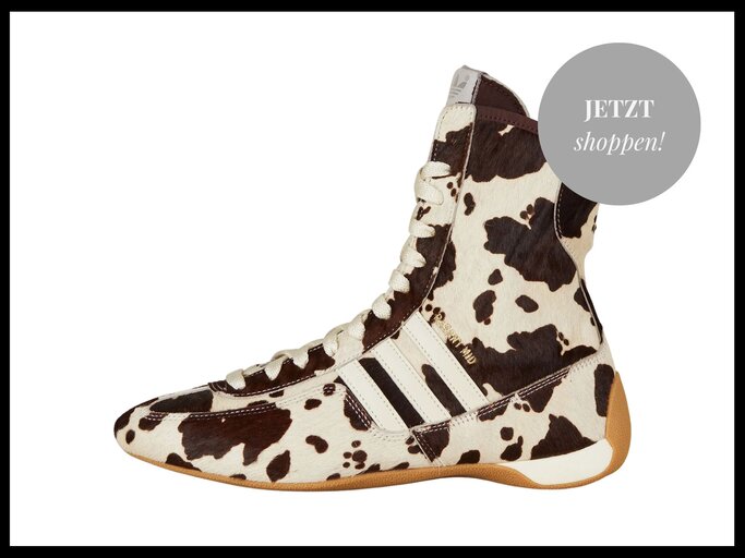 Boxschuh "Rasant Mid" von Adidas mit Kuhmuster bei Breuninger | © Breuninger