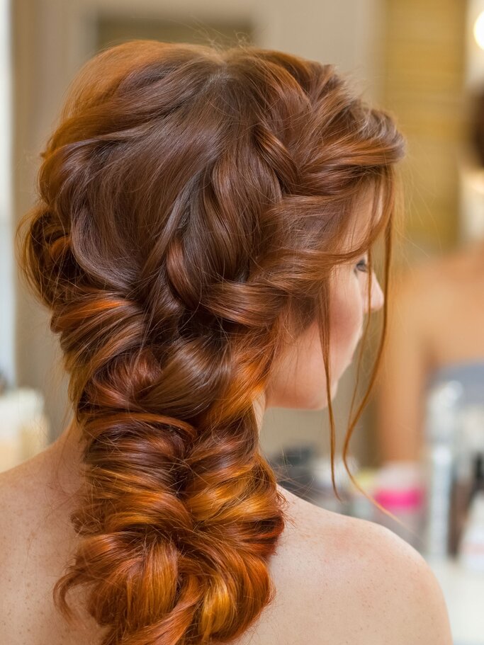 Model mit geflochtenen Haaren | © iStock | dimid_86