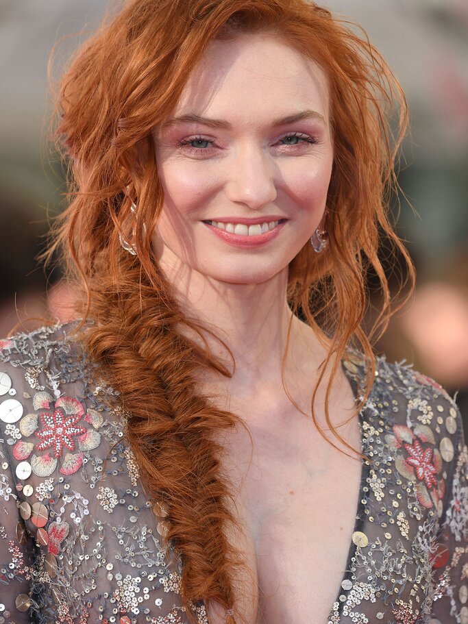 Eleanor Tomlinson mit Fischrätenzopf | © Getty Images | Karwai Tang