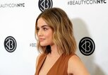 Lucy Hale mit mittellanger Frisur | © Getty Images | Matthew Eisman