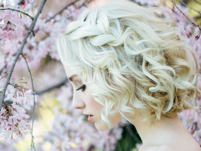 Frau mit kurzen Haaren | © iStock