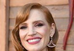 Jessica Chastain mit rotblonden Haaren | © Getty Images | Kevin Winter