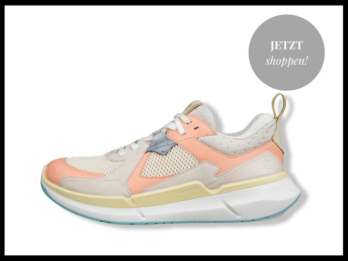 Stylischer Laufschuh mit pastellfarbenen Details, gepolstertem Schaft und praktischem Fersenriemen, daneben ein „Jetzt shoppen!“-Button. | © ECCO/myself