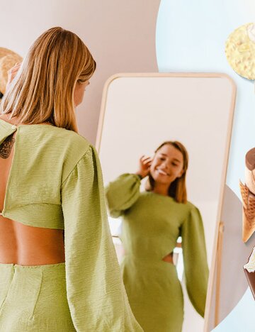 Welche Ferrero Eissorte passt zu deinem Sommer-Style? Finde heraus, welches Fashion-Match deinen Sommergeschmack perfekt ergänzt. | © Ferrero