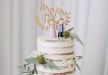 Mehrstöckige Hochzeitstorte ohne Fondant | © Unsplash | Lanty