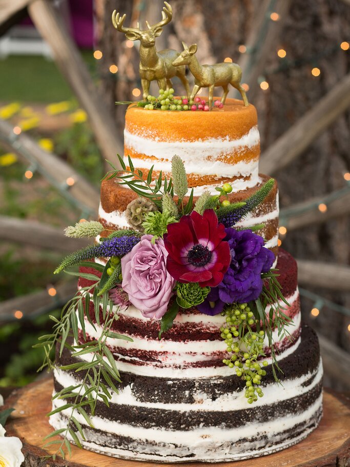 sommerliche Hochzeitstorte | © iStock | ChristiTolbert