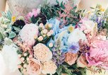 Buntes Hochzeits-Bouquet | © iStock | Erstudiostok