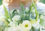 Frühlingshafter Brautstrauß | © iStock | CoffeeAndMilk