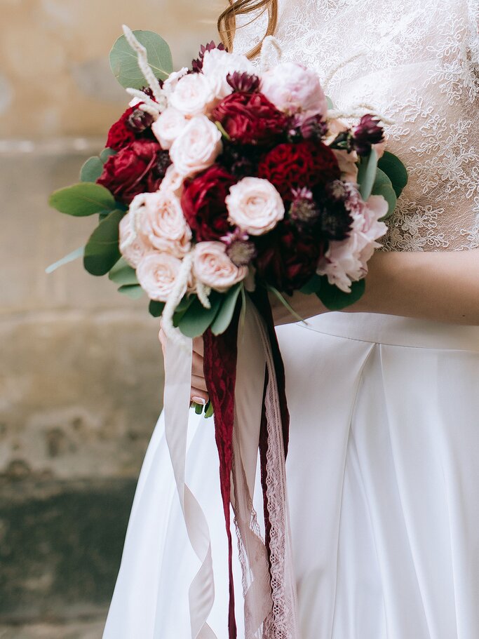 Brautstrauß aus Rosen | © iStock | beorm