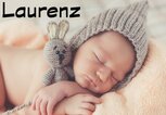 Süßes Baby, daneben der Jungenname Laurenz | © gettyimages.de | alexandr_1958