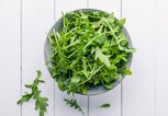 Eine Schüssel mit Rucola | ©  gettyimages.de | Christian-Fischer