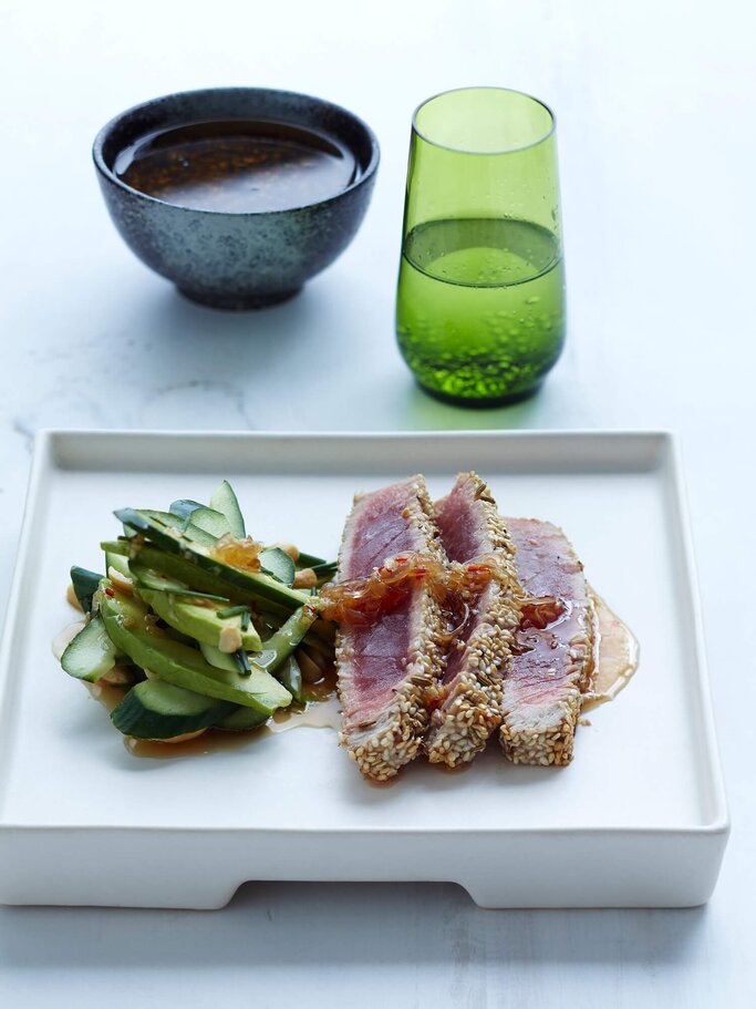 Thunfischsteak mit Sesamkruste | ©  gettyimages.de | BRETT STEVENS