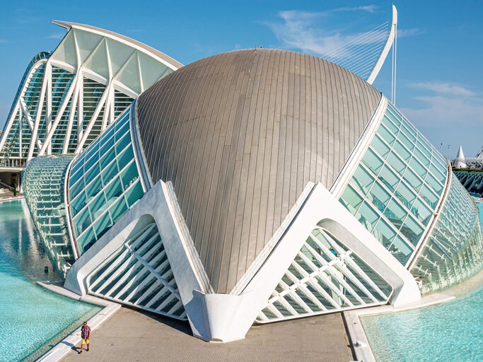 Außenaufnahme vom Planetarium in Valencia, Spanien | © gettyimages.de | Jeff Greenberg