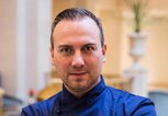 Tim Raue ist der neue Restauranttester bei RTL | © Getty Images/Mathis Wienand/Kontributor
