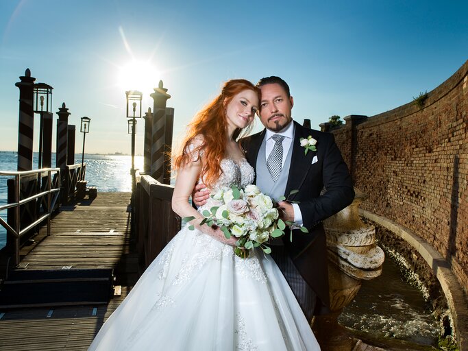 Barbara Meier und ihr Ehemann Klemens Hallmann bei ihrer Hochzeit 2019 | © GettyImages/Freier Fotograf