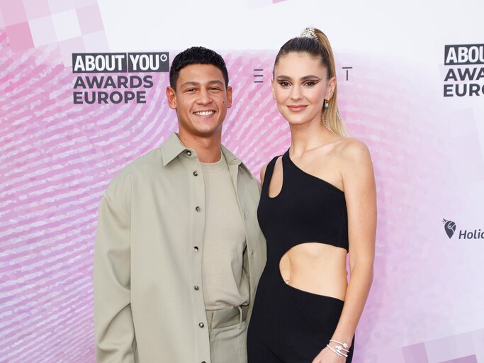 Stefanie Giesinger und Emilio Sakraya bei AboutYou | © GettyImages/Rosdiana Ciaravolo 