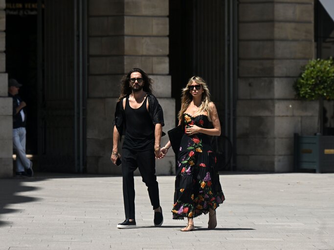 Heidi Klum und Tom Kaulitz halten Händchen | © GettyImages/MEGA / Kontributor