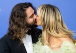 Heidi Klum und Tom Kaulitz küssen sich | © GettyImages/Samir Hussein / Kontributor