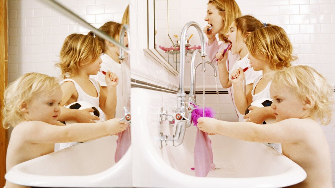 Badezimmer Zeit Für Die Stieftochter Badezimmer Zeit Für Die Stieftochter