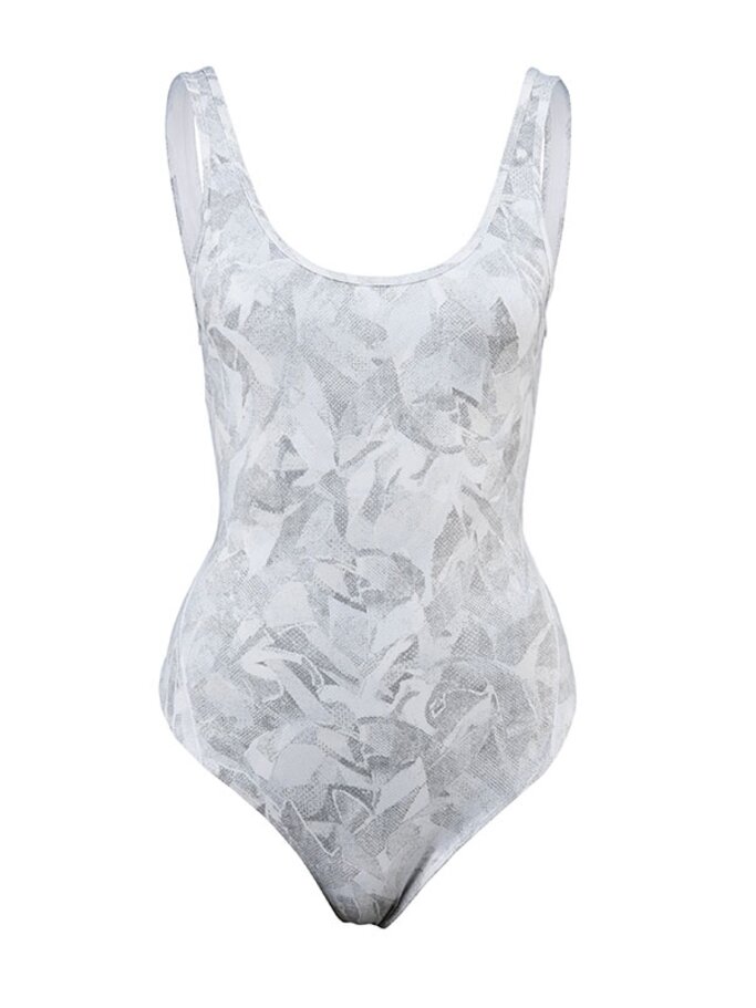 Arise Bodysuit in der Farbe 'Jasmine White Multi' von lululemon. | © PR