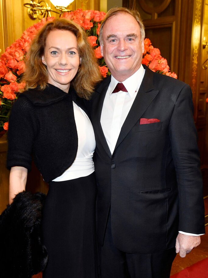 Georg Kofler mit seiner Freundin Veronika Scholze beim SemperOpernball 2020 in Dresden. | © IMAGO / Future Image