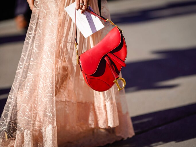 Dior Saddle Bag | © Getty Images | Edward Berthelot 