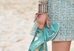 Die Trendfarben Aquamarinblau und Türkis auf dem Laufsteg bei Chanel | © Getty Images | Peter White