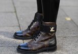 Boots von Louis Vuitton | © Getty Images | Jeremy Moeller 