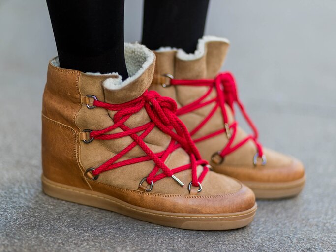 Boots von Isabel Marant mit verstecktem Keilabsatz | © Getty Images | Christian Vierig