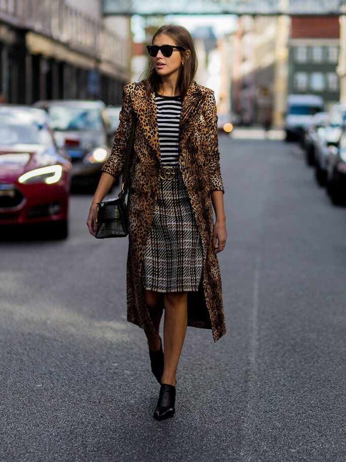 Streetstyle Look mit Animalprint | © Getty Images | Christian Vierig