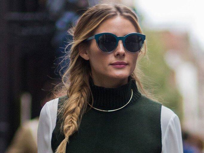 Olivia Palermo mit lässiger Zopffrisur im Messy-Style! | © Getty Images | Christian Vierig