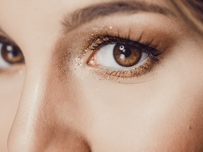 Goldtöne setzen braune Augen besonders schön in Szene. | © iStock | knape