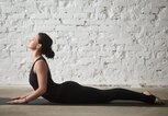 Kobra Yoga Übung | © iStock | fizkes