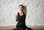 Kuhgesicht Yoga Pose Übung | © iStock | fizkes