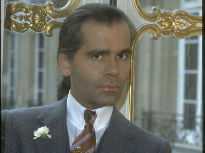 Karl Lagerfeld im Jahr 1983 | © Getty Images | Pierre VAUTHEY