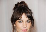 Alexa Chung mit Curtain Fringe | © Getty Images | Dave M. Benett 