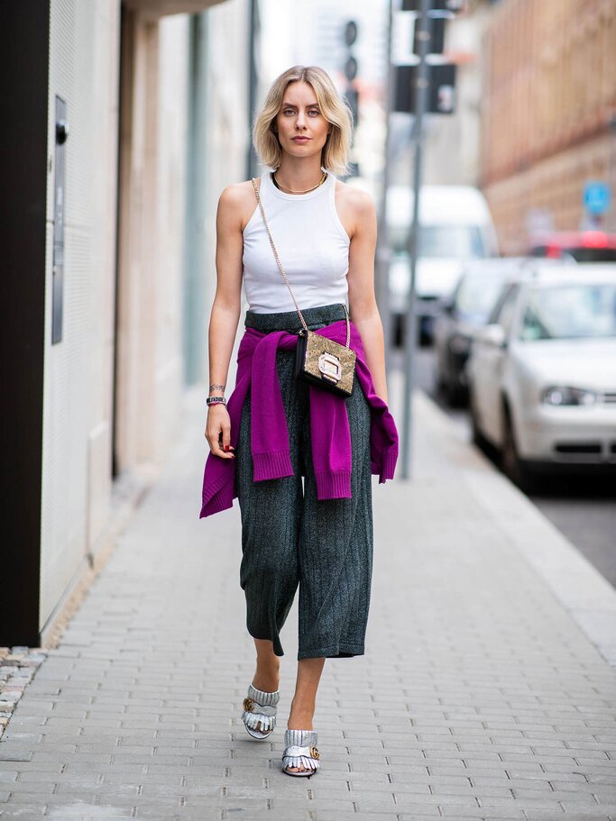 Lisa Hahnbueck trägt eine glitzernde Culotte | © Getty Images | Christian Vierig