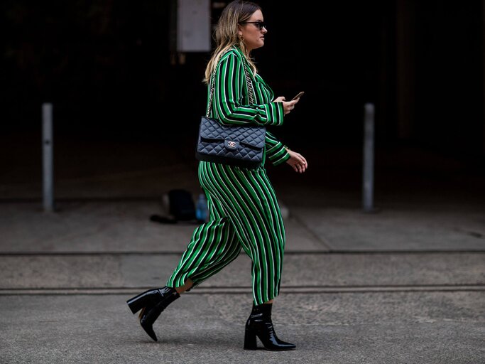 Curvy Mode: Streetstyle mit Jumpsuit | © Getty Images | Christian Vierig