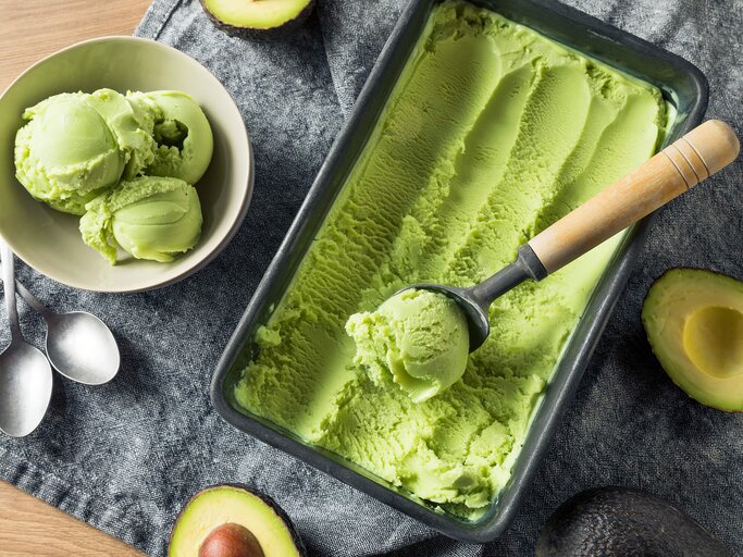 Avocado-Eis selbstgemacht | © iStock | bhofack2