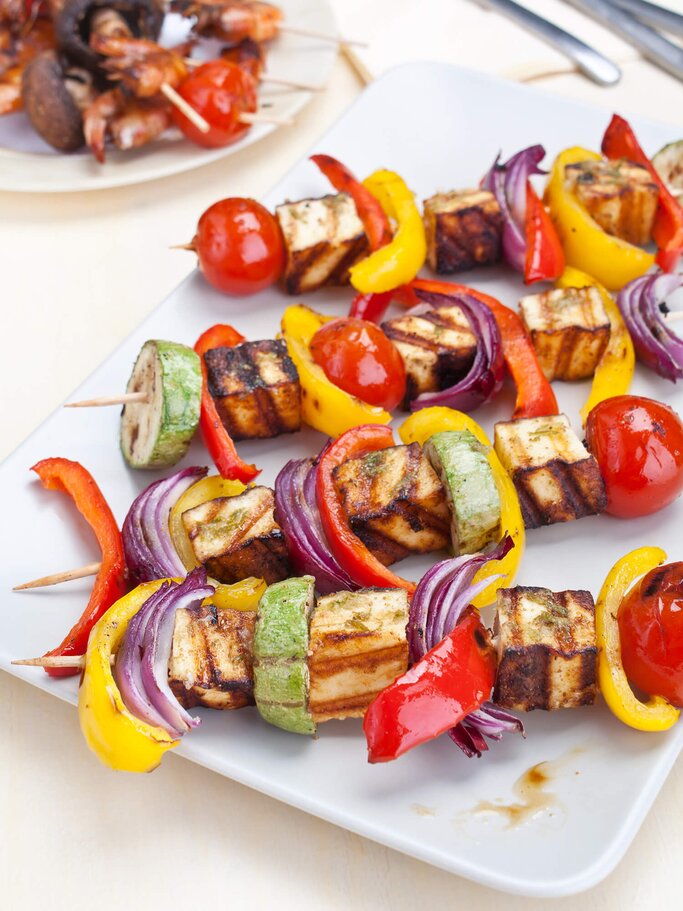 Halloumi-Käse-Spieße | © iStock | olgna