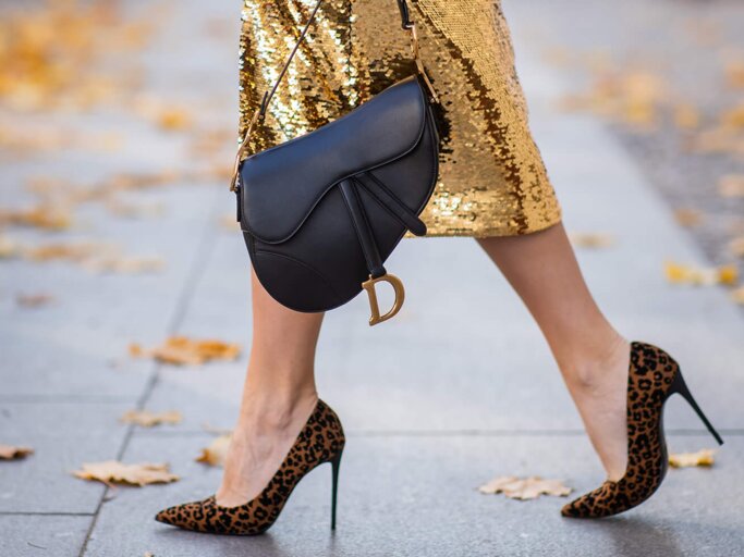 Streetstyle mit Saddle Bag von Dior | © Getty Images | Christian Vierig