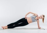 Side Plank Dips | © iStock | LightFieldStudios