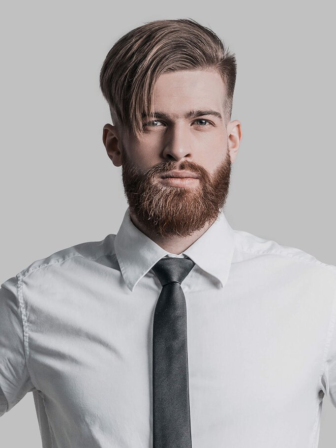 Der Pompadour Haarschnitt | © iStock | g-stockstudio