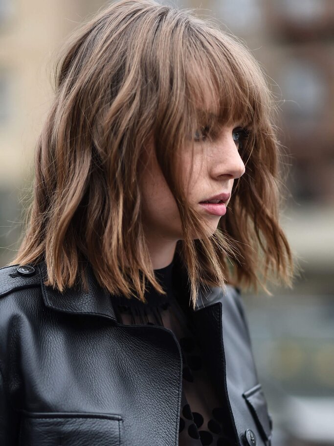 Maya Hawke mit einem Calligraphy Cut | © Getty Images | Daniel Zuchnik 