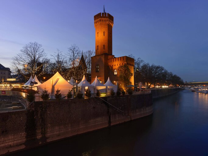 Hafen-Weihnachtsmarkt am Schokoladenmuseum, Köln | © imago images | imagebroker